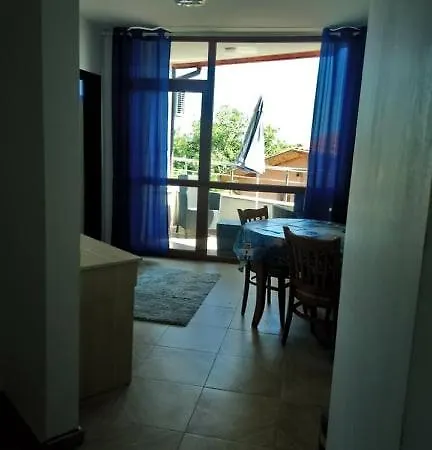 Guesthouse Elly Aparthotel *